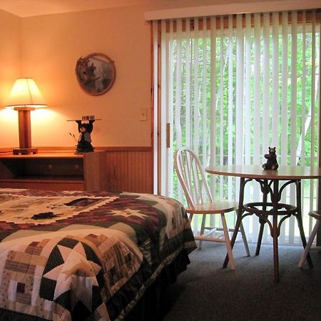 Bear Tree Lodge Weirs Beach Exterior photo