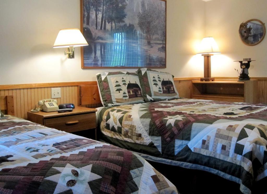 Bear Tree Lodge Weirs Beach Exterior photo