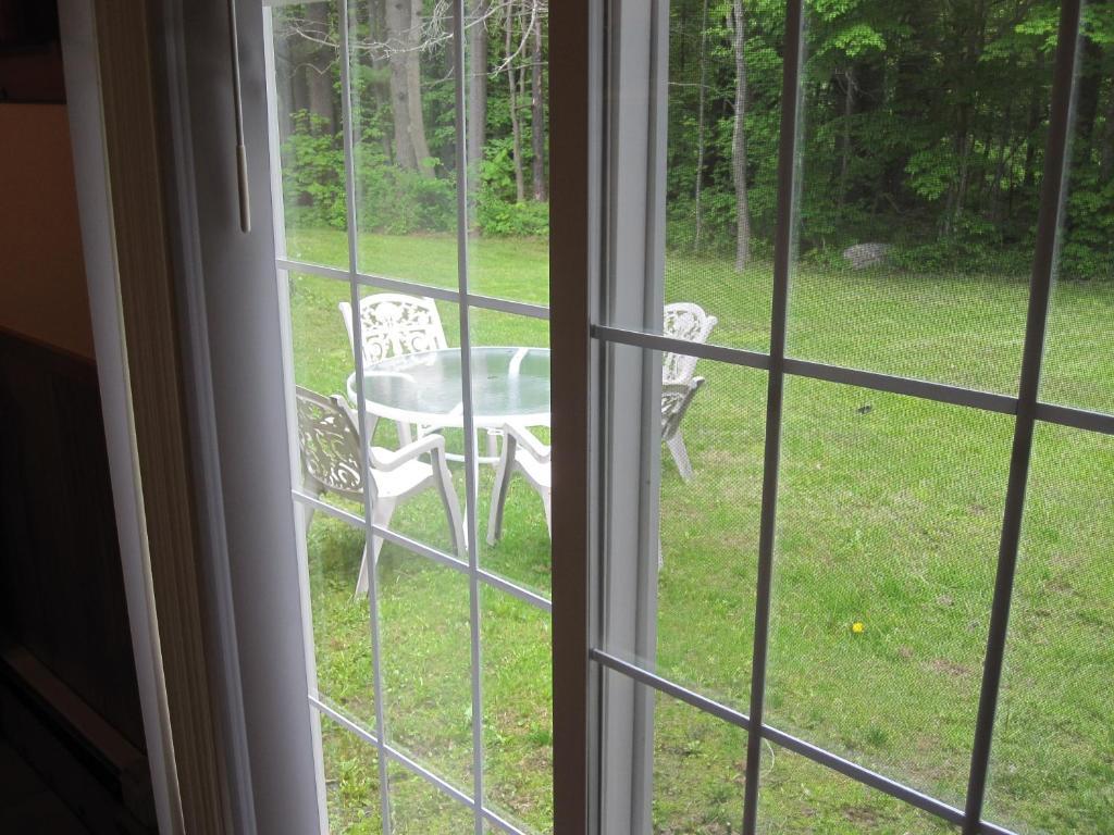 Bear Tree Lodge Weirs Beach Room photo